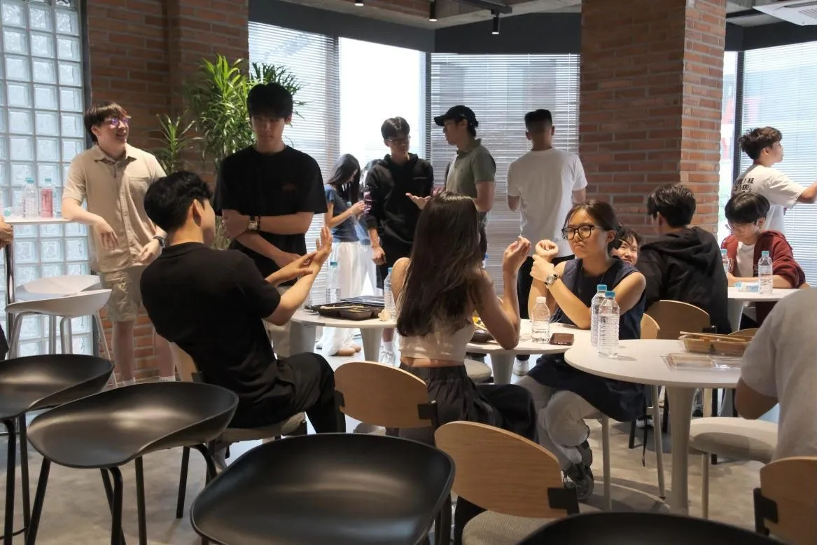 Students networking in Seoul